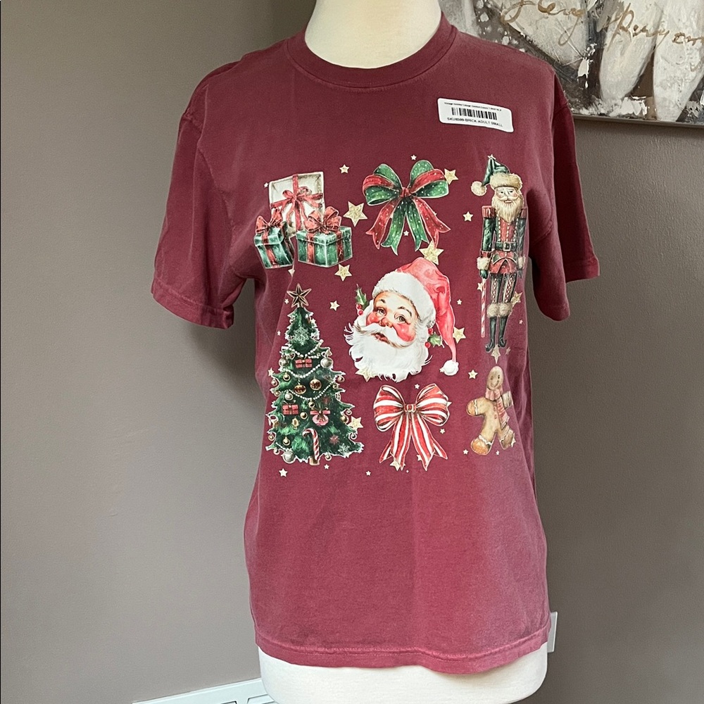 Comfort Colors Women’s Brick Red Christmas Graphic Tee size S